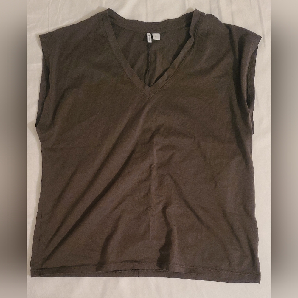 Nordstorm Sleeveless V-neck top